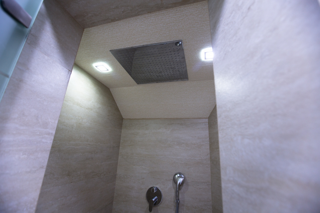 shower-room-stone (1).jpg
